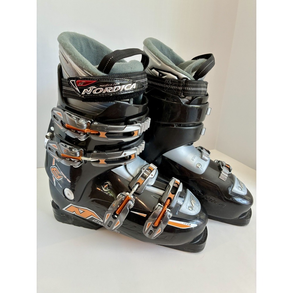 NORDICA- Easy Move 8 Ski Boots. Sz 26.5 Mens 8.5 Women 9.5 BSL 305mm Flex 55